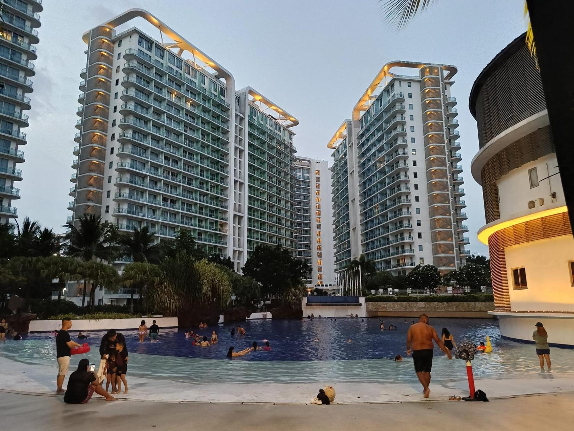 Holiday Escape Philippines Manila Exterior foto