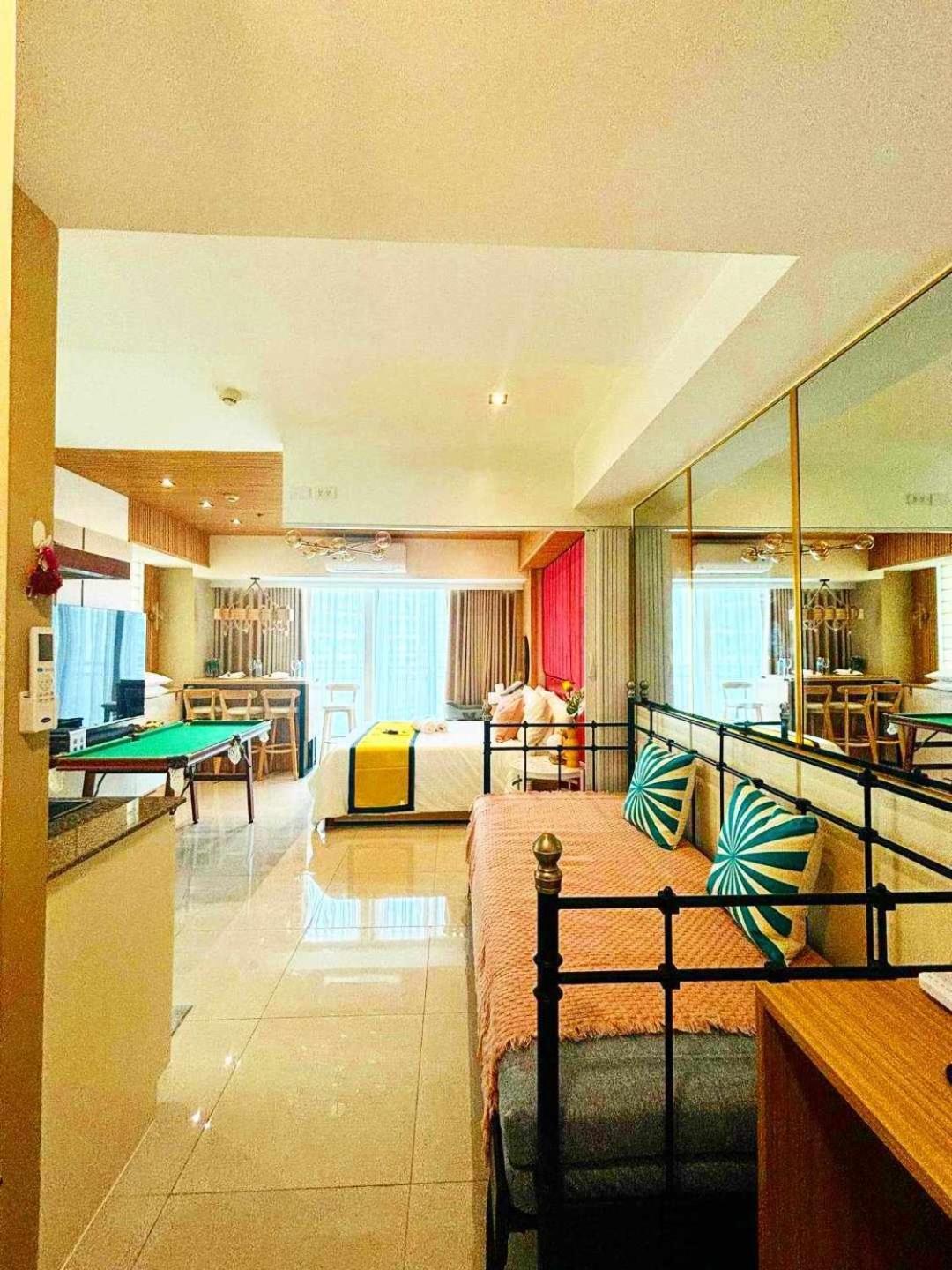 Holiday Escape Philippines Manila Exterior foto